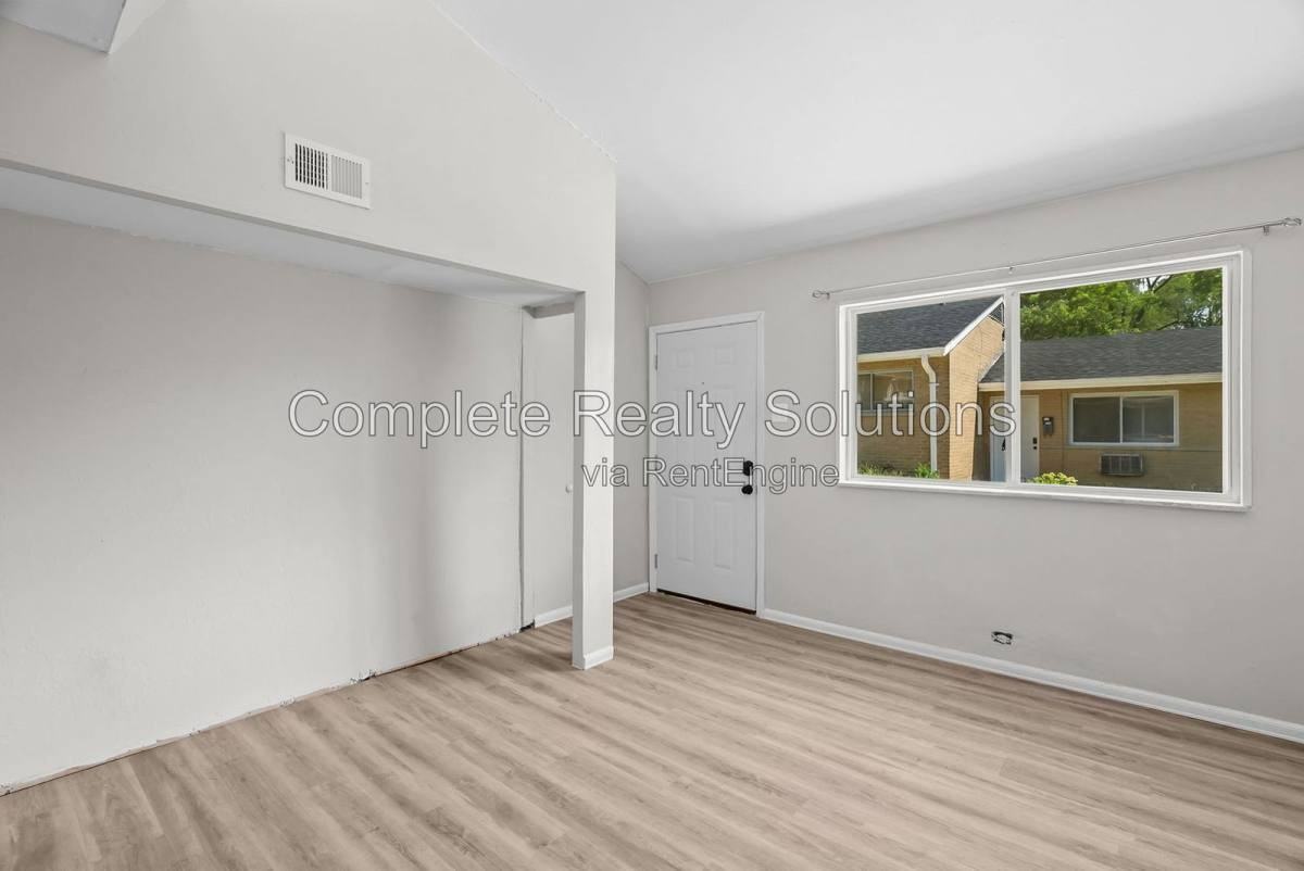 2323 Woodson Rd #L - Photo 6 of 10