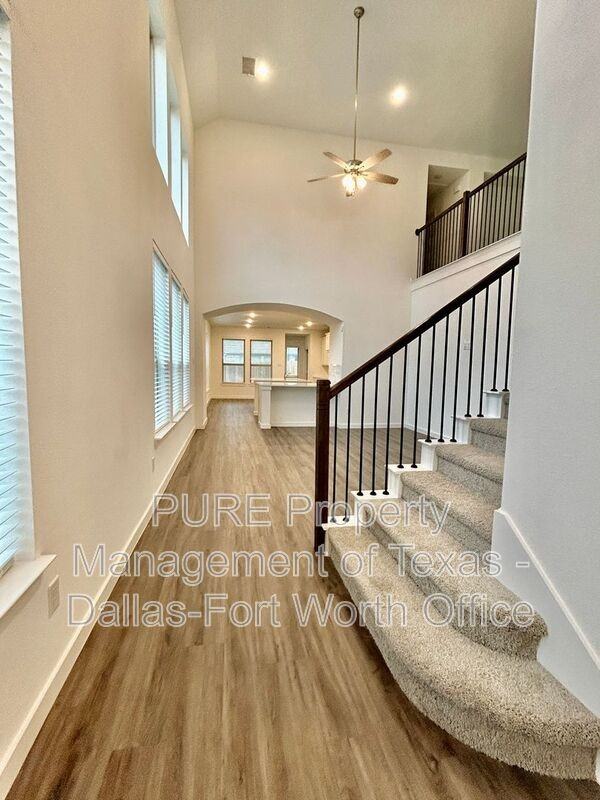 3918 Rochelle Ln - Photo 5 of 36