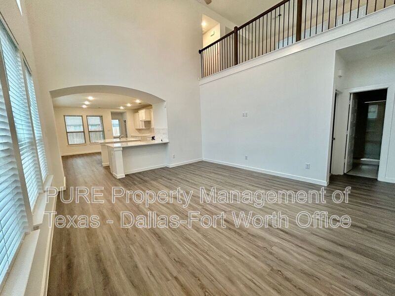 3918 Rochelle Ln - Photo 6 of 36