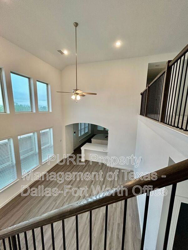 3918 Rochelle Ln - Photo 7 of 36