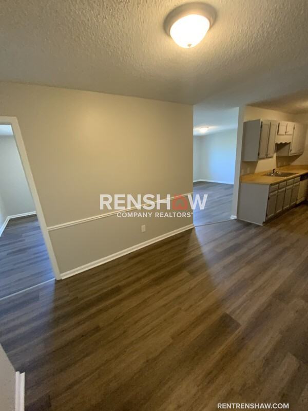 900 S College St #D21 - Photo 2 of 15