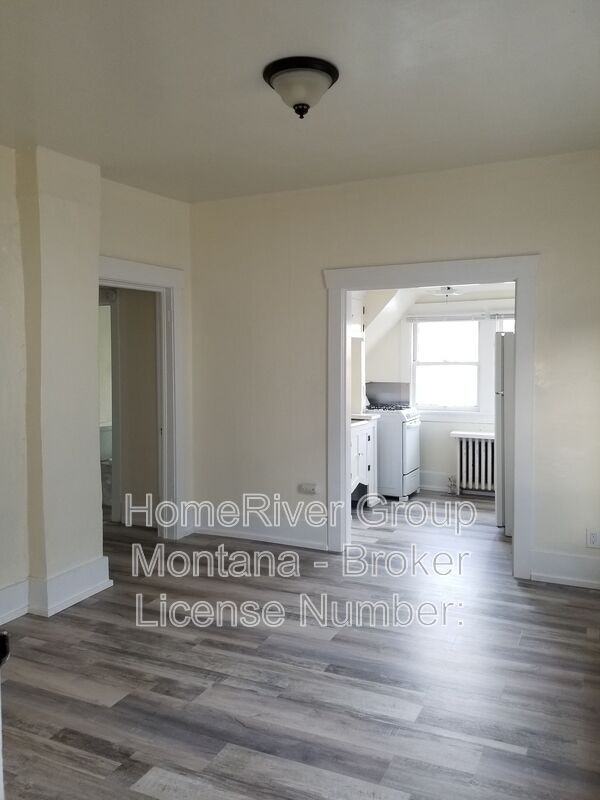 334 W Alder St #2 - Photo 3 of 10