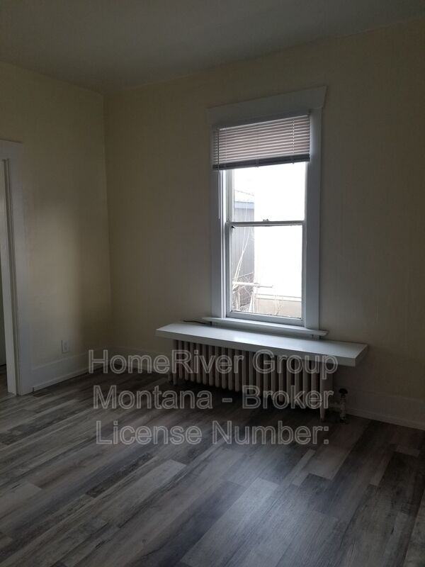 334 W Alder St #2 - Photo 4 of 10