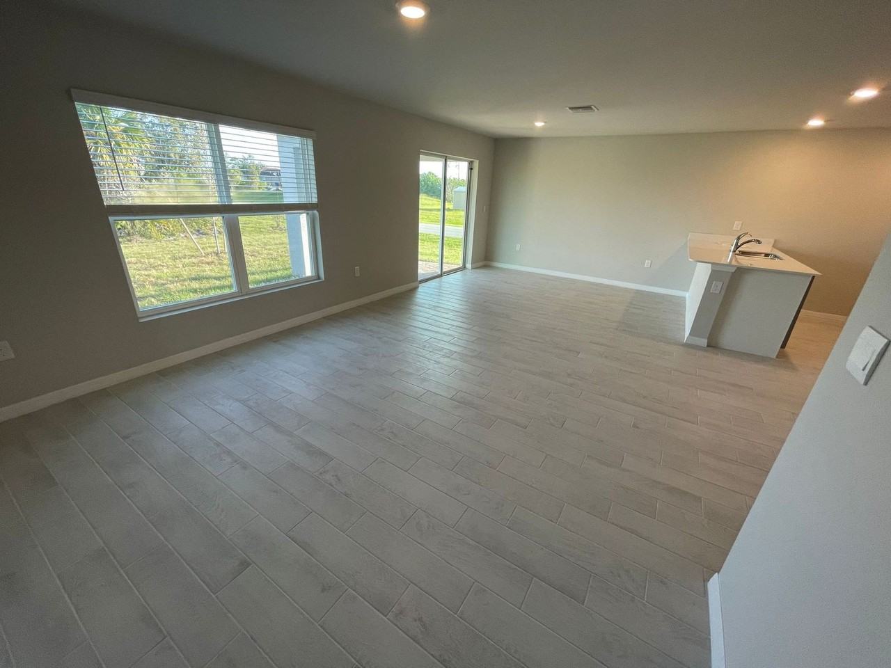 3000 62nd St W - Photo 5 of 25