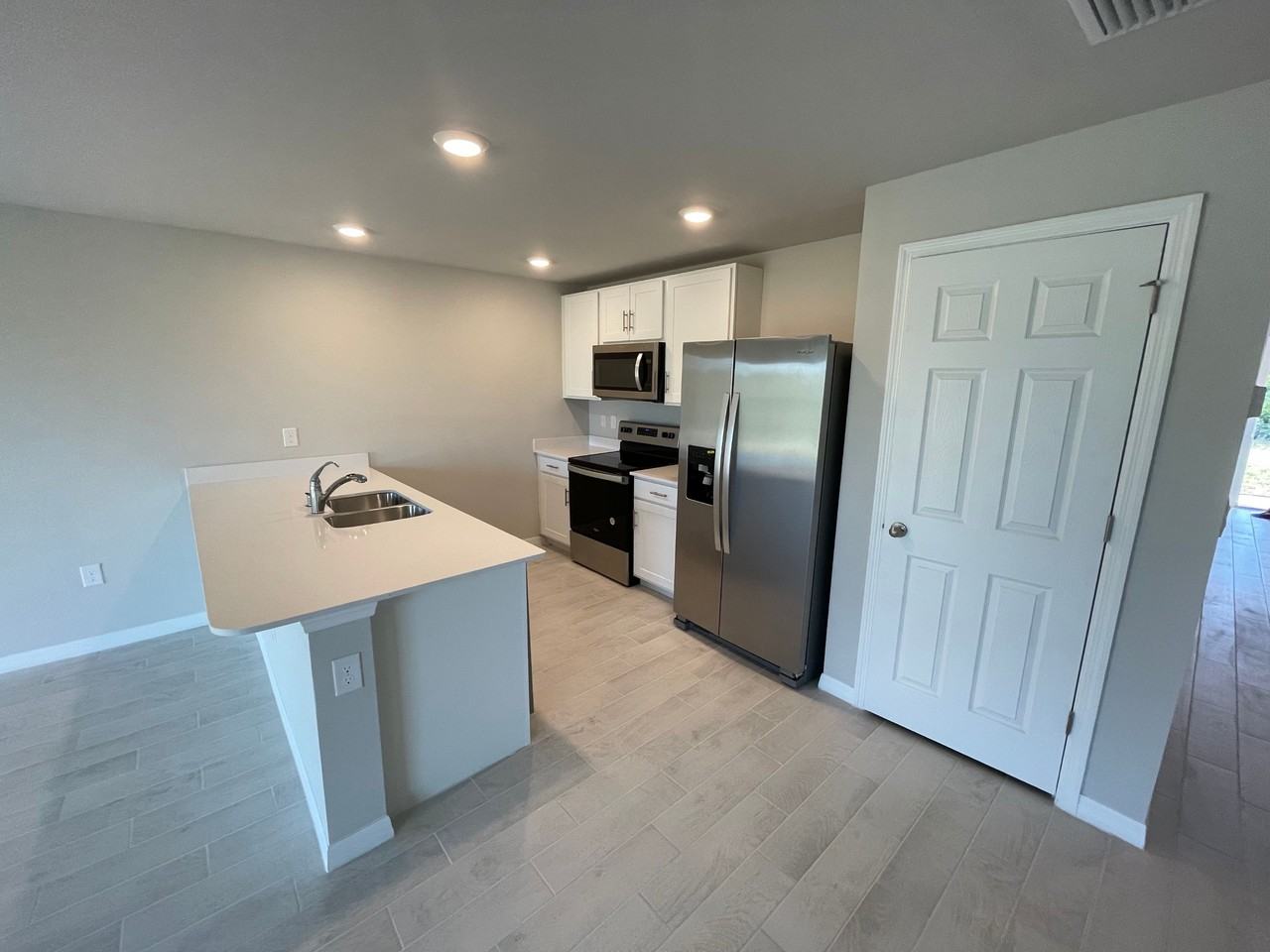 3000 62nd St W - Photo 6 of 25
