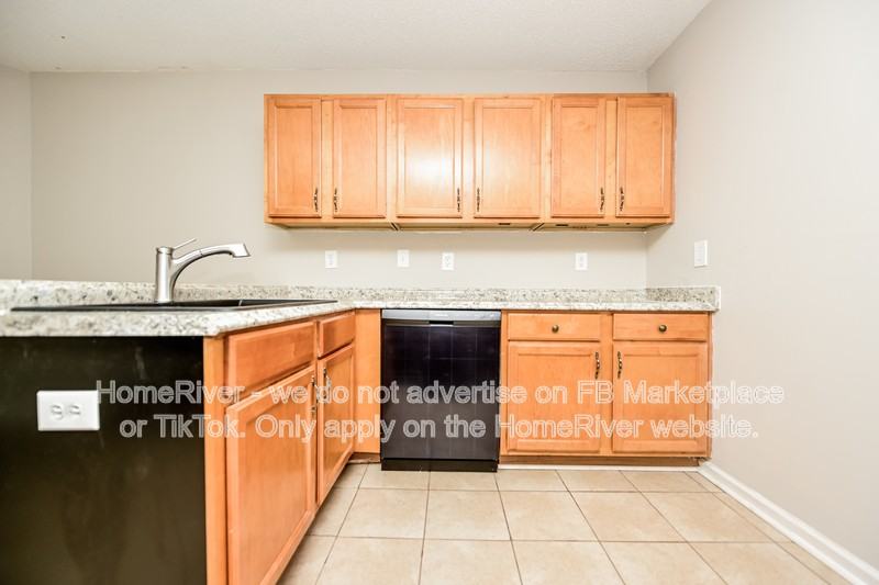 1017 Maris Ln - Photo 5 of 18
