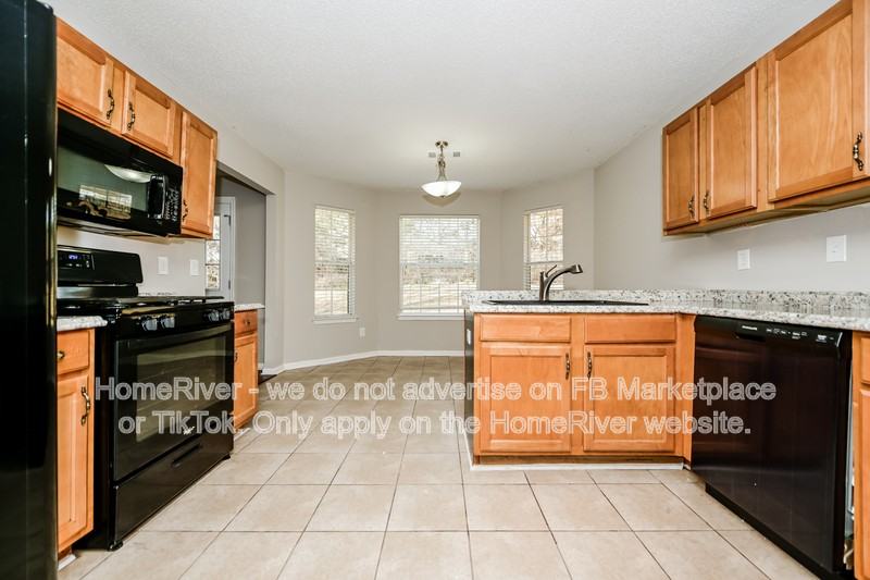 1017 Maris Ln - Photo 6 of 18