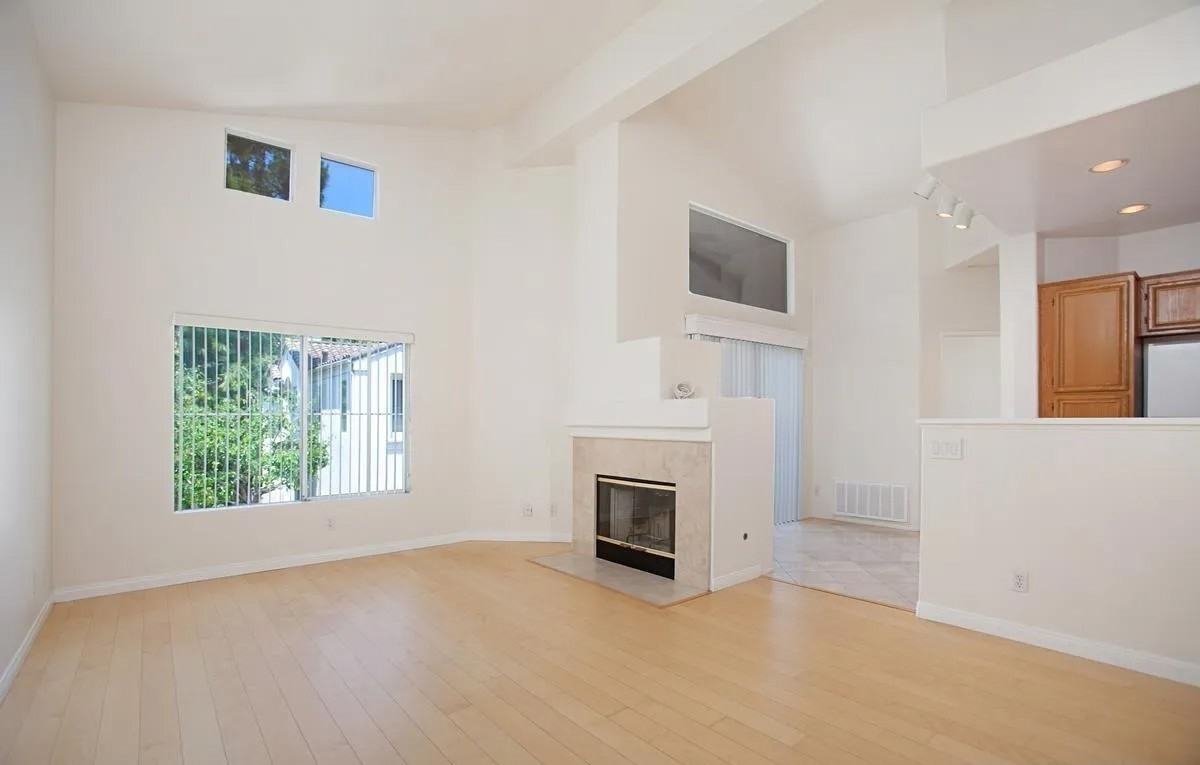 5558 Renaissance Ave - Photo 2 of 28