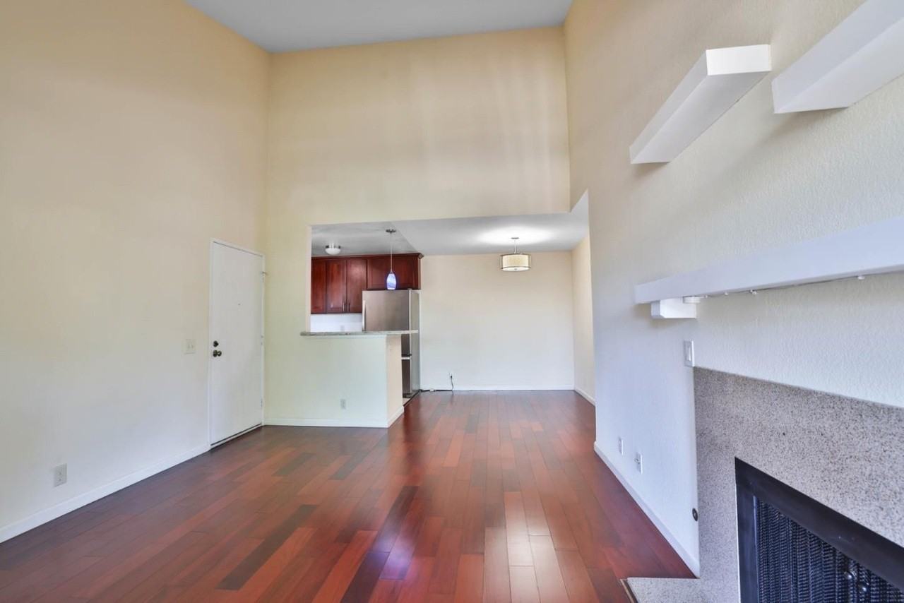 3651 Knollwood Ter - Photo 5 of 31