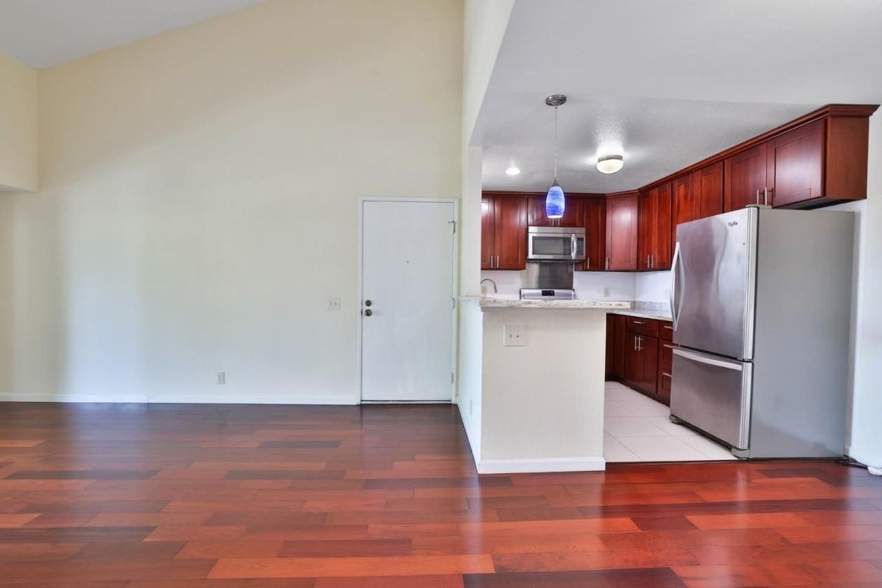 3651 Knollwood Ter - Photo 7 of 31