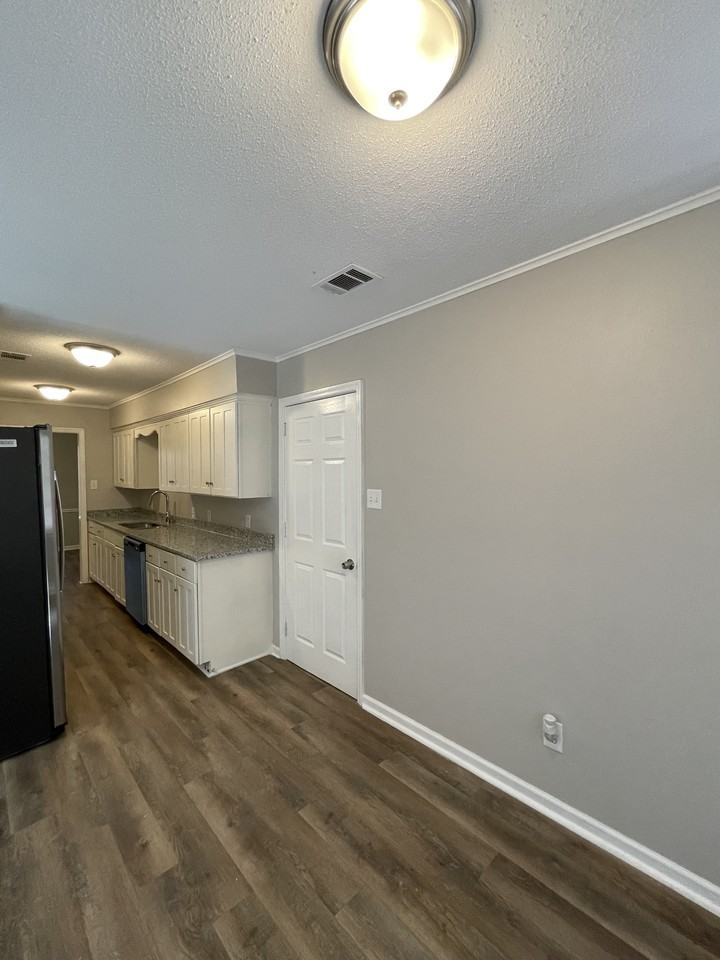 14009 Bayberry Pl - Photo 4 of 11