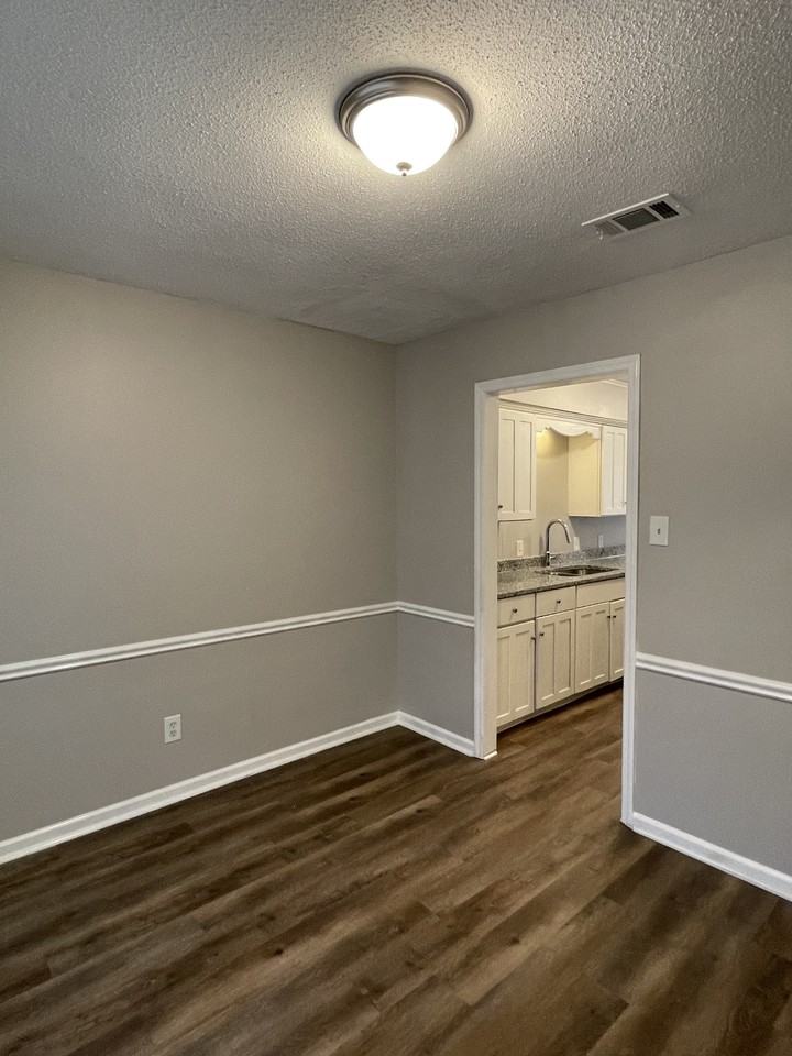 14009 Bayberry Pl - Photo 5 of 11