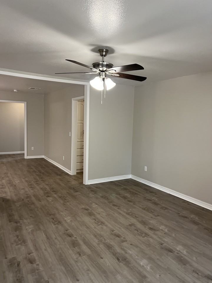4201 Nw 59th St - Photo 3 of 23