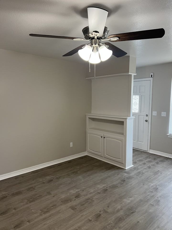 4201 Nw 59th St - Photo 7 of 23