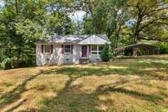 570 Carol Dr - Photo 1 of 1