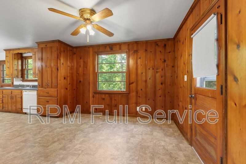 570 Carol Dr - Photo 6 of 37