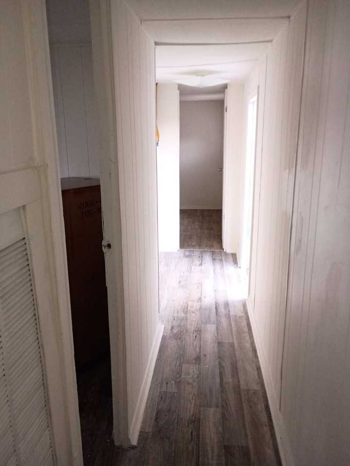 402 Dawn St - Photo 4 of 8