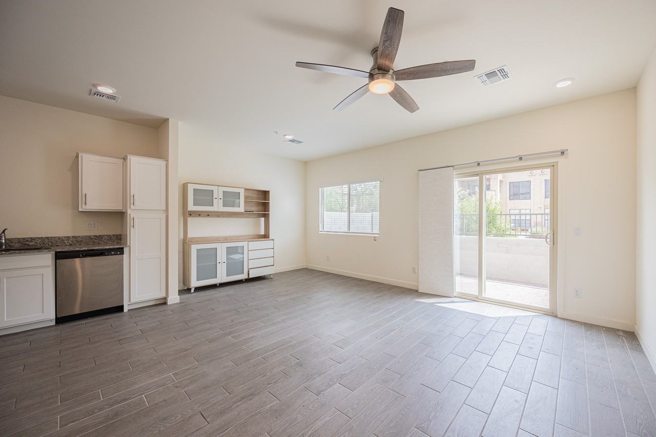 8343 N 22nd Dr - Photo 3 of 26