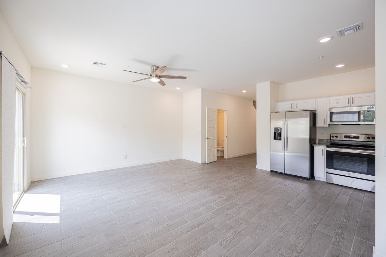 8343 N 22nd Dr - Photo 5 of 26