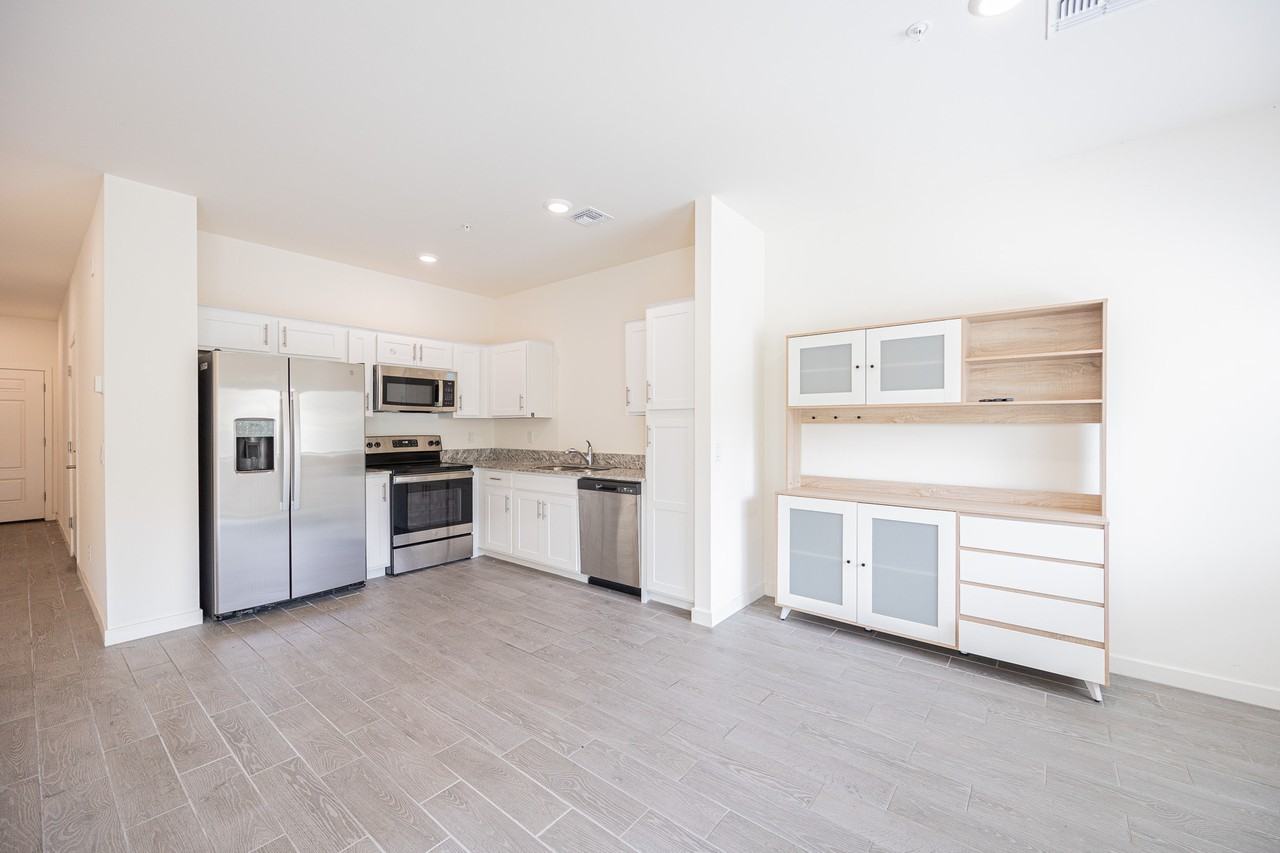 8343 N 22nd Dr - Photo 6 of 26