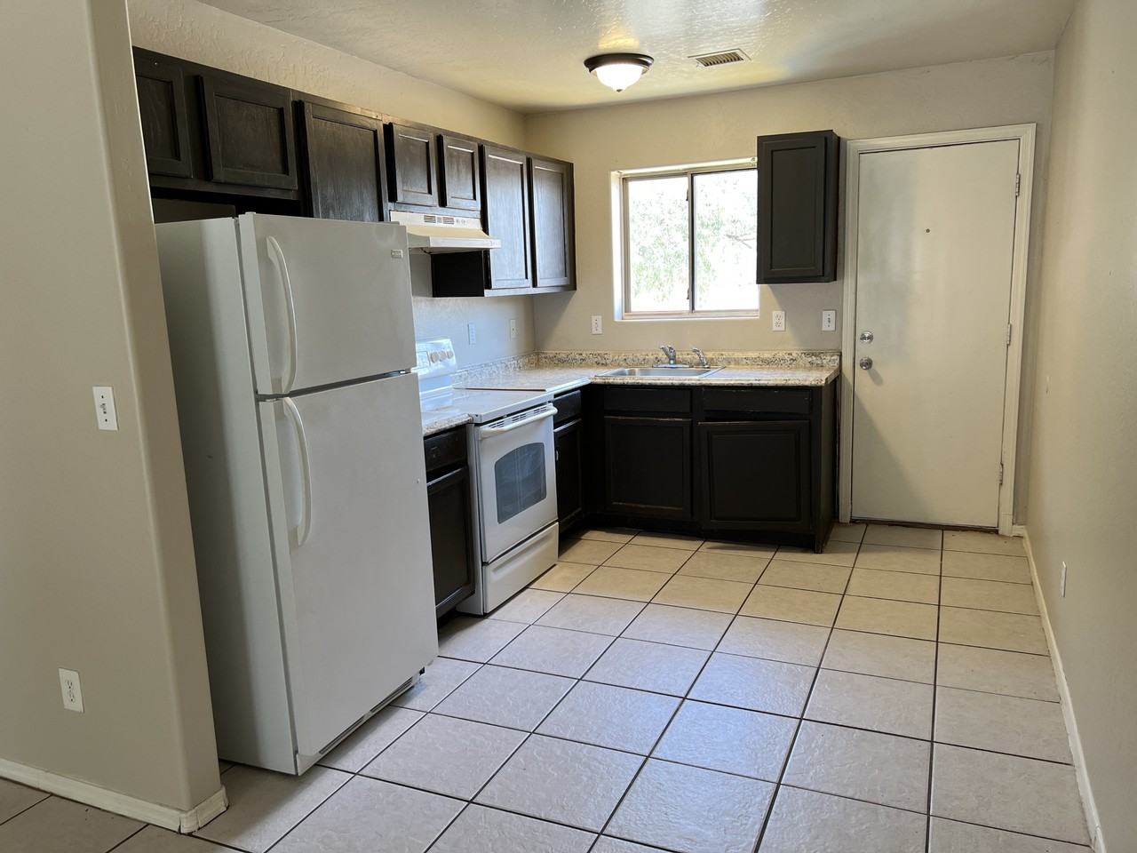 4015 N Estrella Rd #A - Photo 4 of 10