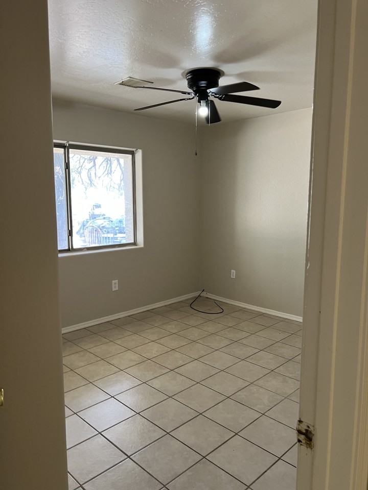 4015 N Estrella Rd #A - Photo 7 of 10