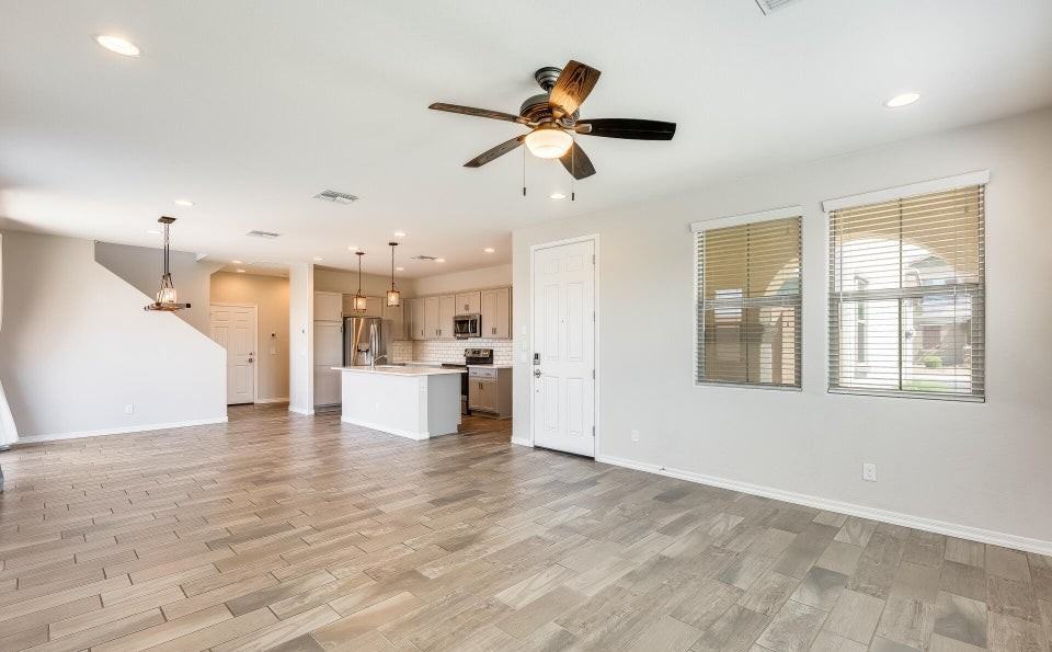 1640 S 82nd Pl - Photo 2 of 15