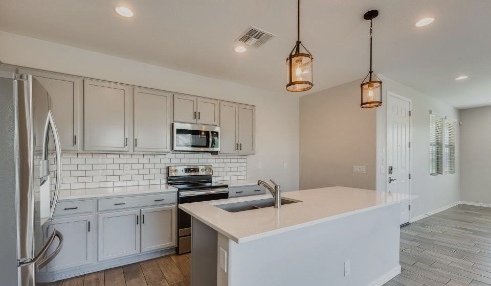 1640 S 82nd Pl - Photo 5 of 15