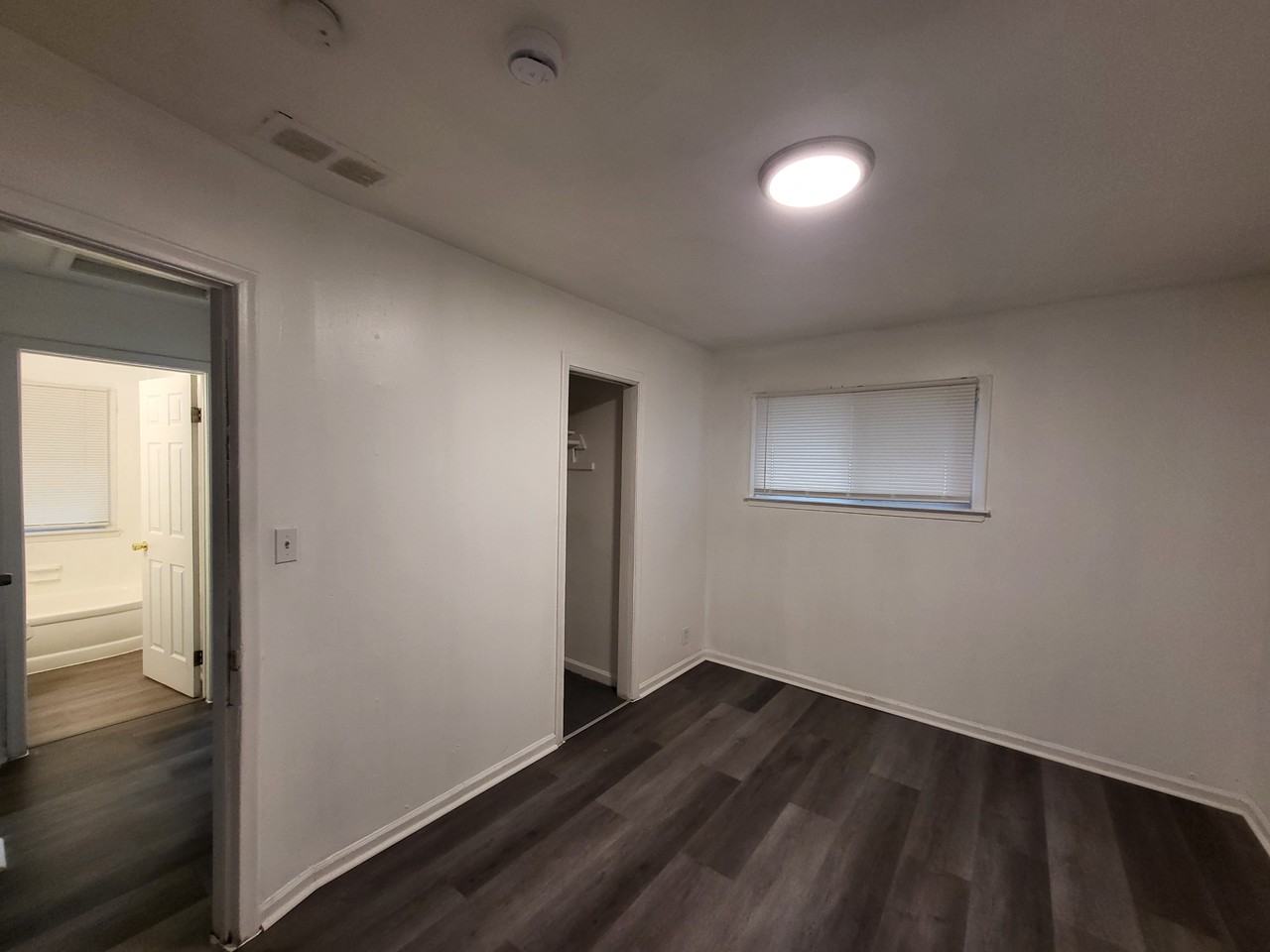 26011 Dartmouth St - Photo 5 of 9