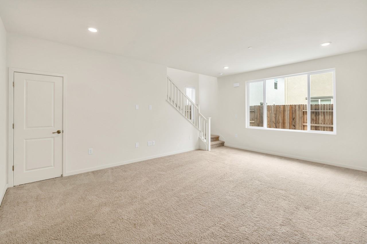 4798 Tilly Dr - Photo 4 of 24