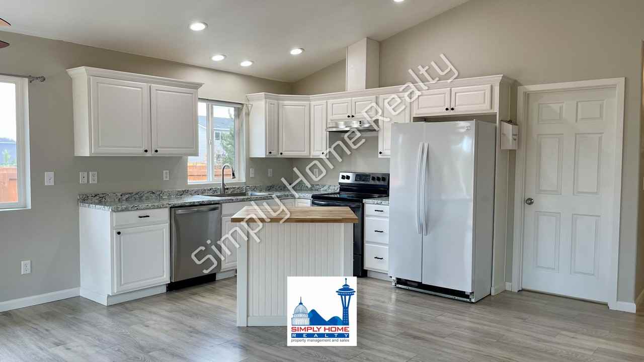 9807 Greenleaf Loop Se - Photo 5 of 20