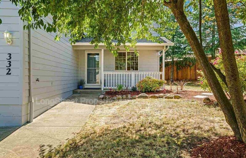 332 Ne Carmen Pl - Photo 3 of 46