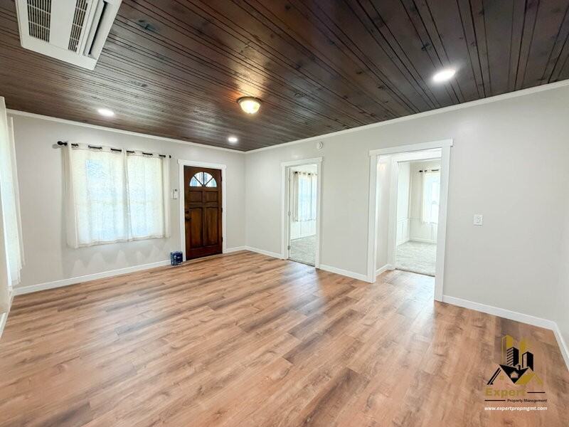 305 Wilson Ave - Photo 2 of 10