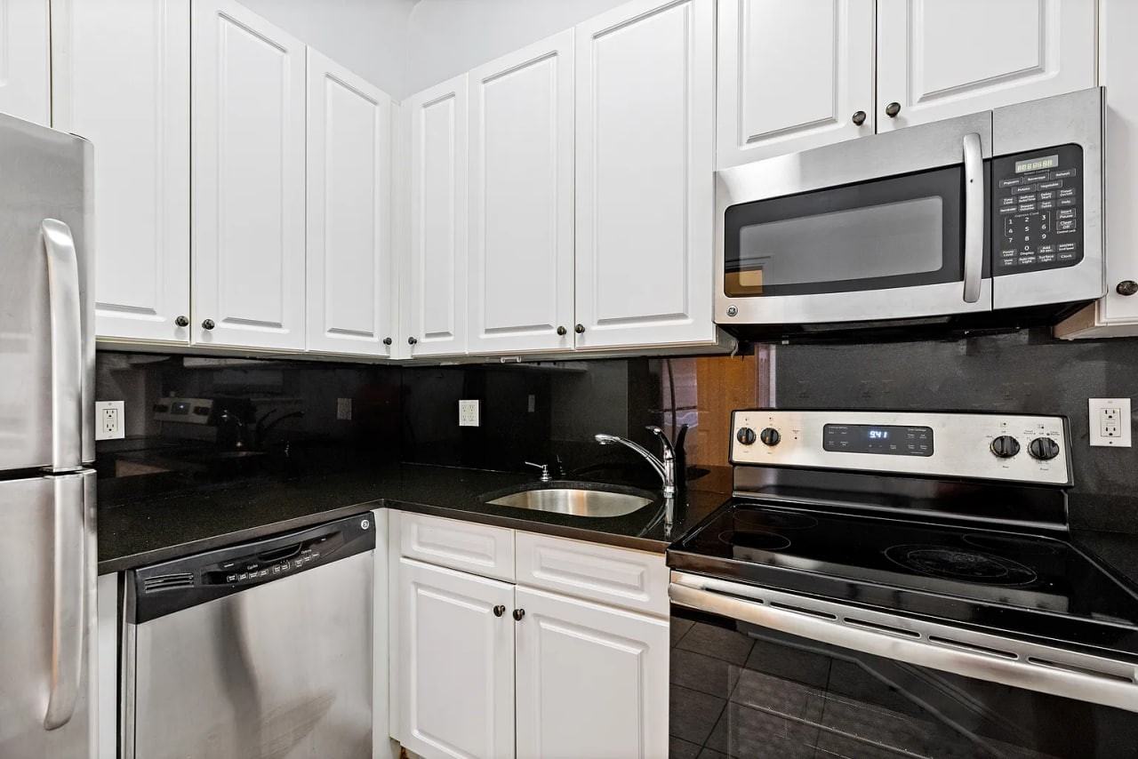 533 E 87th St - Photo 7 of 7