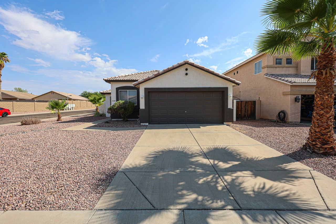 15428 W Mauna Loa Ln - Photo 2 of 42