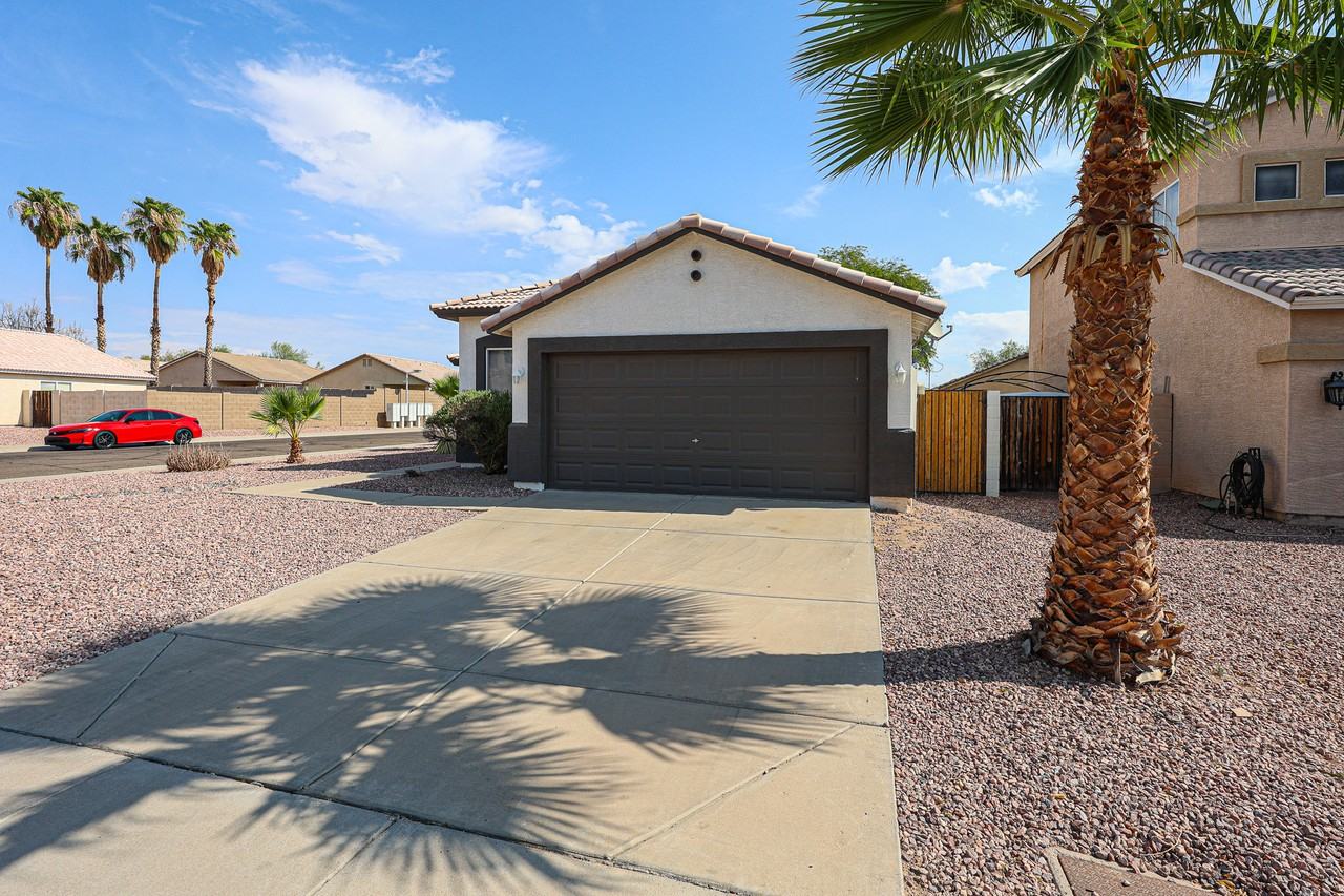 15428 W Mauna Loa Ln - Photo 3 of 42