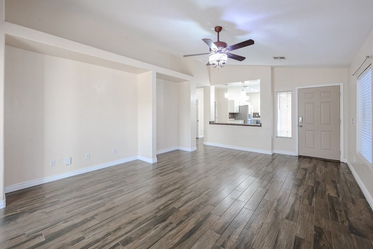 15428 W Mauna Loa Ln - Photo 6 of 42