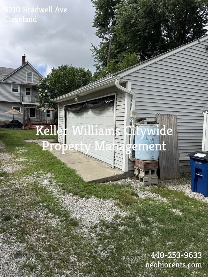 3210 Bradwell Ave - Photo 6 of 28