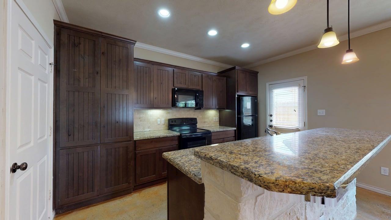 3416 Cullen Trl - Photo 3 of 38