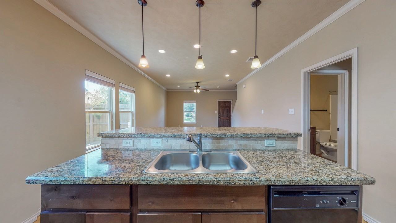 3416 Cullen Trl - Photo 5 of 38