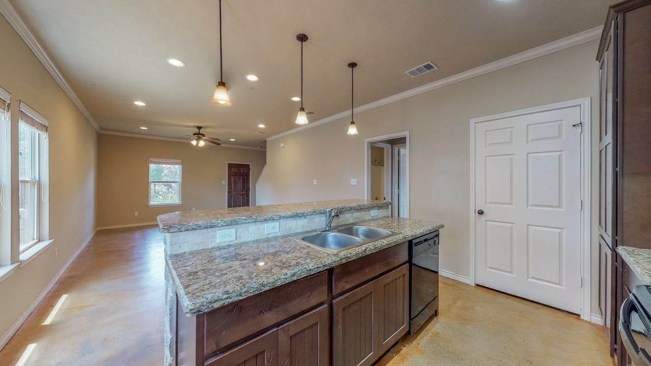 3416 Cullen Trl - Photo 6 of 38
