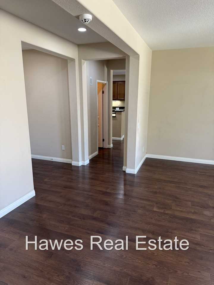 27914 Watermark Dr - Photo 5 of 35