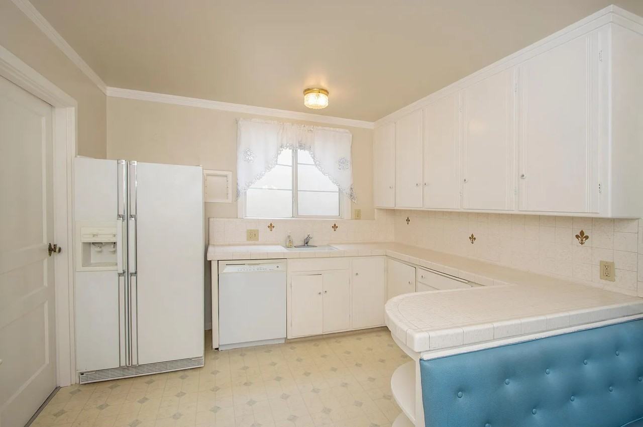 1225 Sloat Blvd - Photo 4 of 6