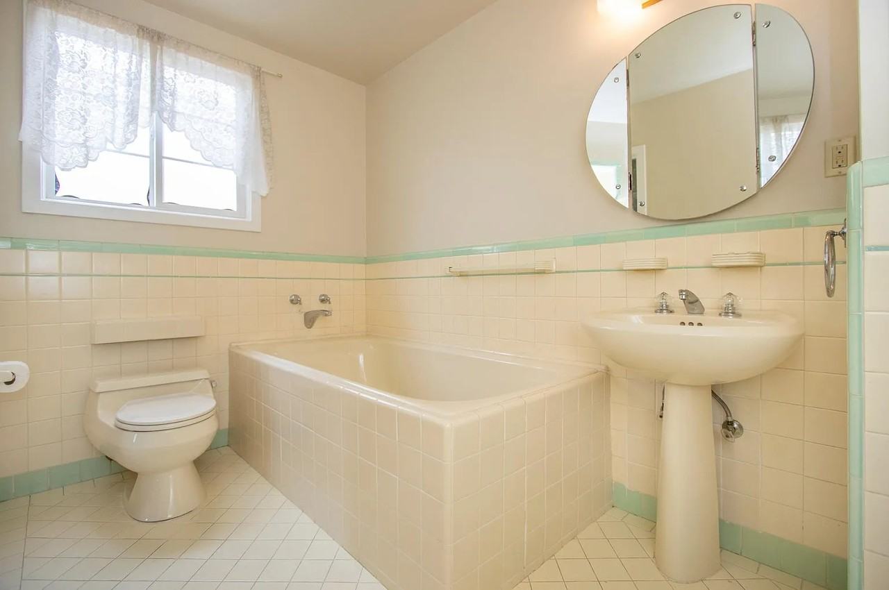 1225 Sloat Blvd - Photo 5 of 6