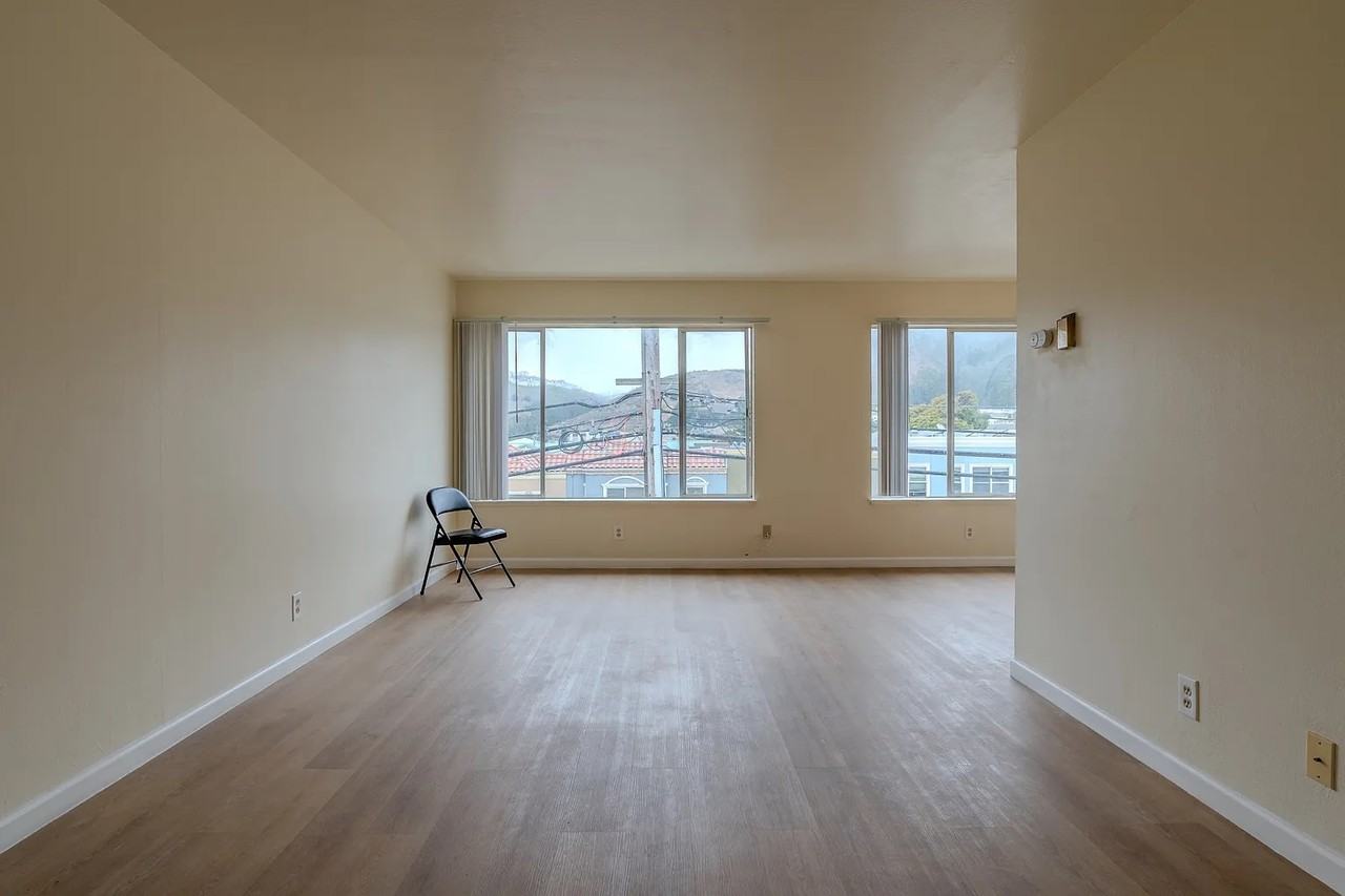 580 Lisbon St - Photo 4 of 10