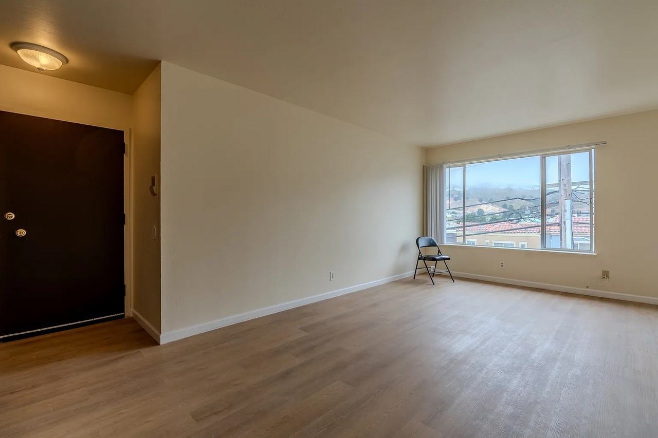 580 Lisbon St - Photo 5 of 10