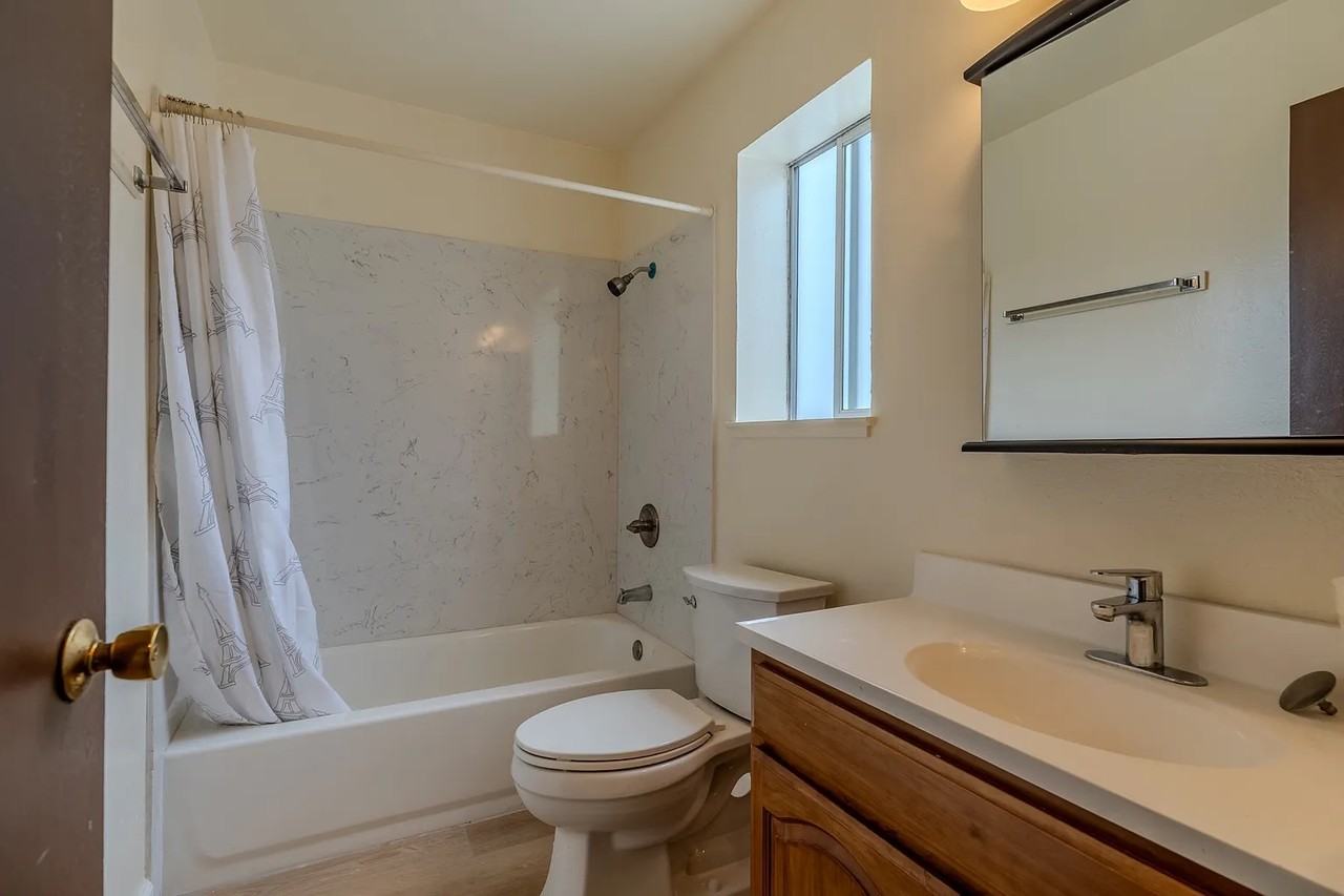 580 Lisbon St - Photo 6 of 10