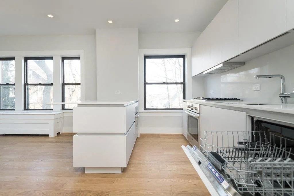 123 Highland Ave - Photo 2 of 9