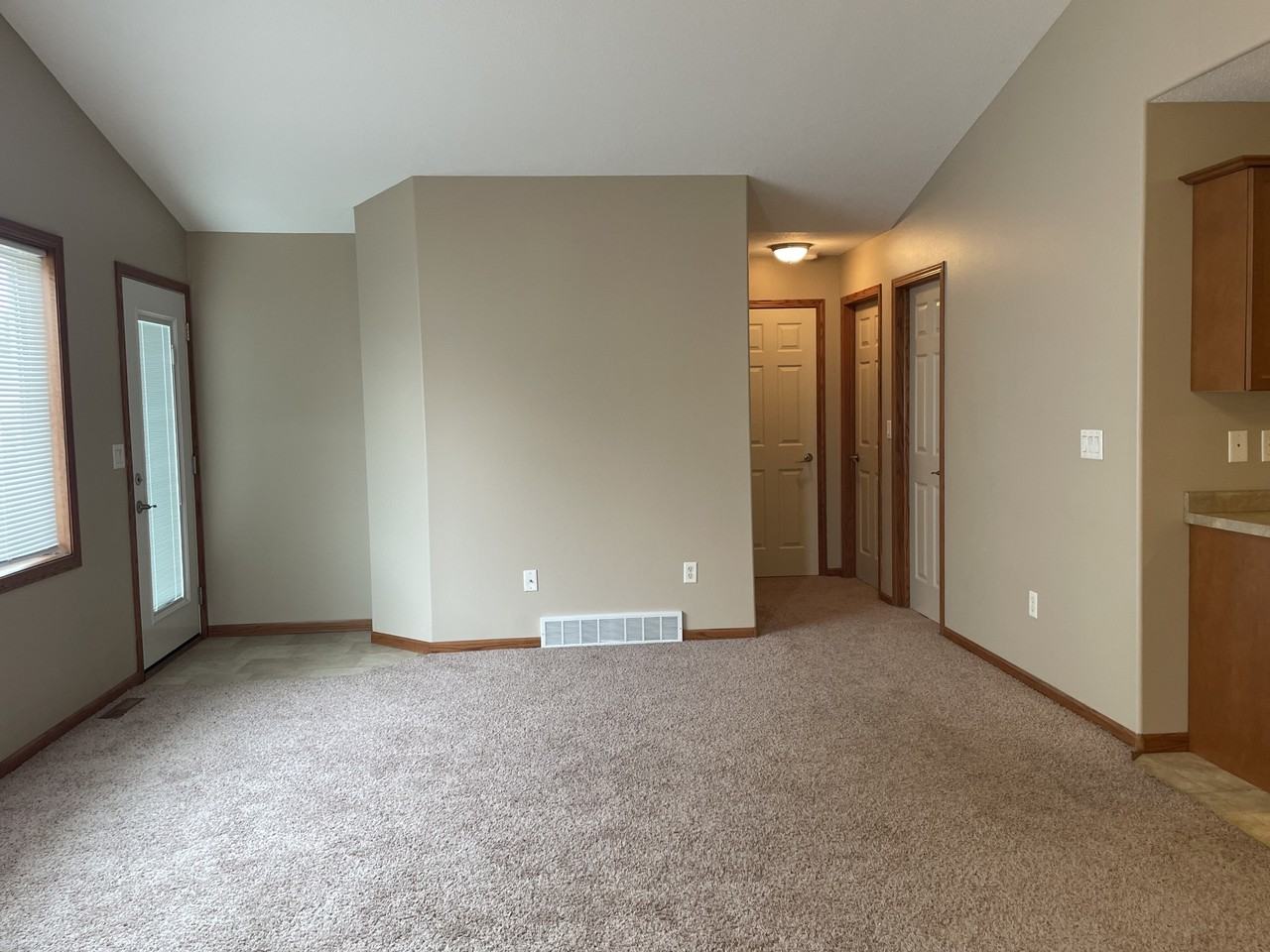 1131 37th Ave S - Photo 3 of 48