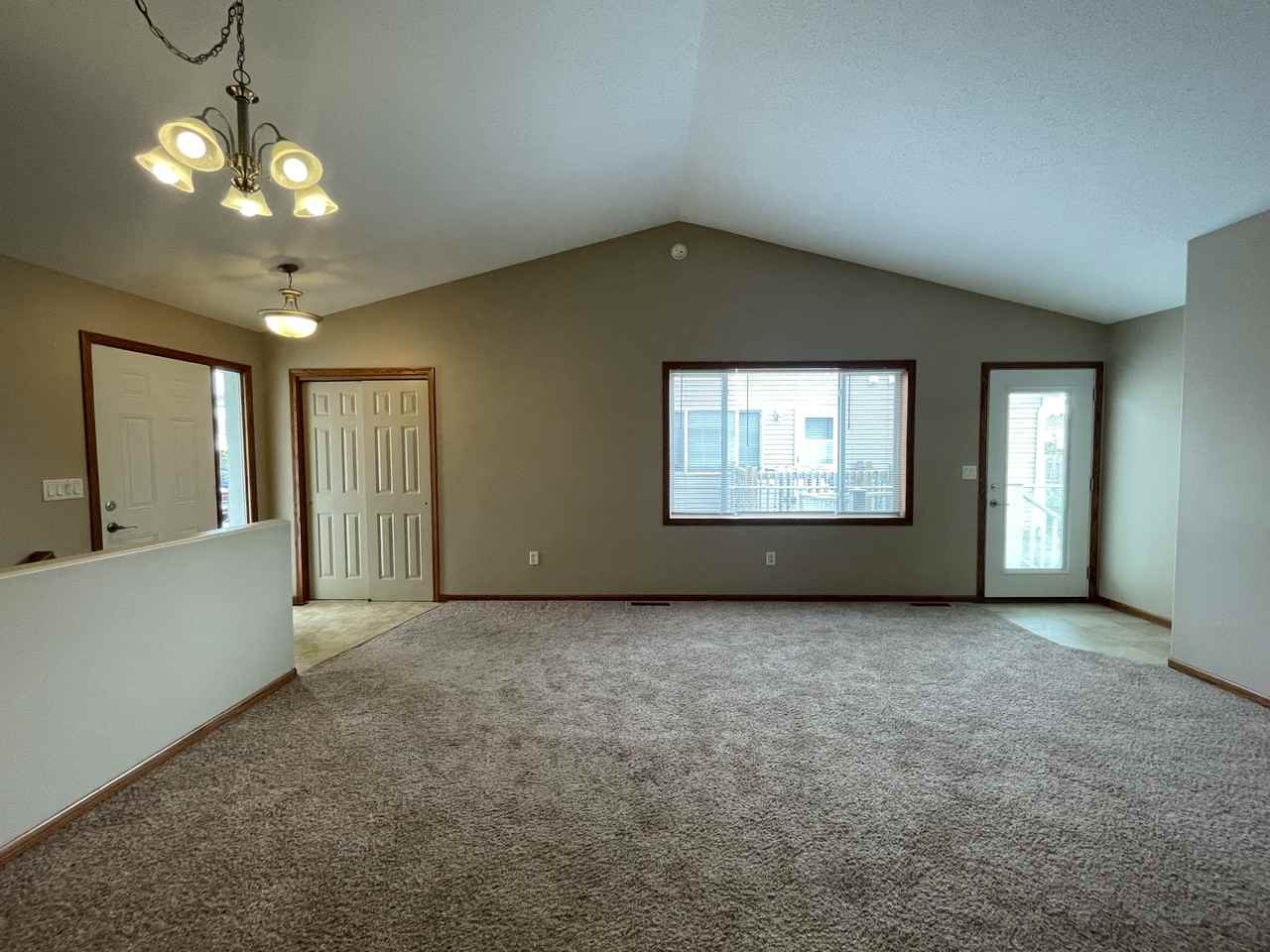 1131 37th Ave S - Photo 4 of 48